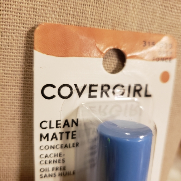 New, Covergirl Matte concealer Deep Fonce' - Picture 3 of 4